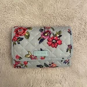 Vera Bradley RFID Riley Compact Wallet in Floral